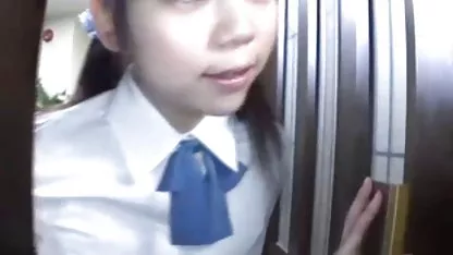 黒字-ラティーナ性別のビデオ-クロエ-スクーターの係員Fucks 野外 えろ 動画